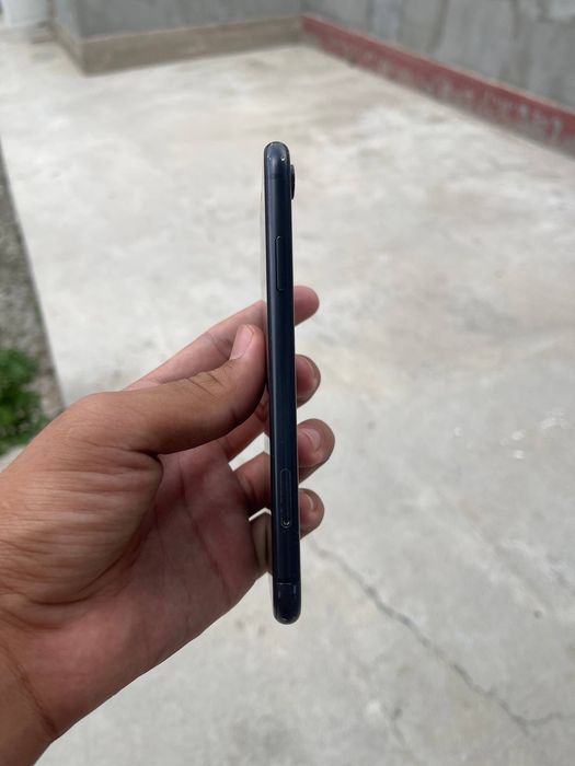 Iphone xr sotiladi 128gb xolati yaxshi