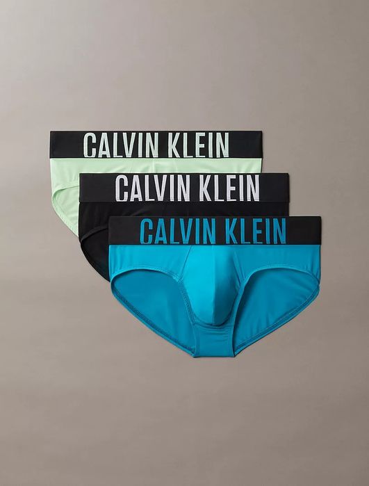 Нижнее бельё Calvin Klein