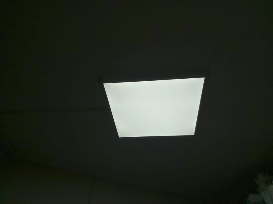 Продам плафоны дневного света + крепление к потолку