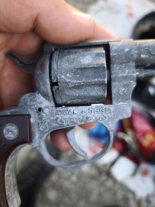 Pistol  jucărie capse
