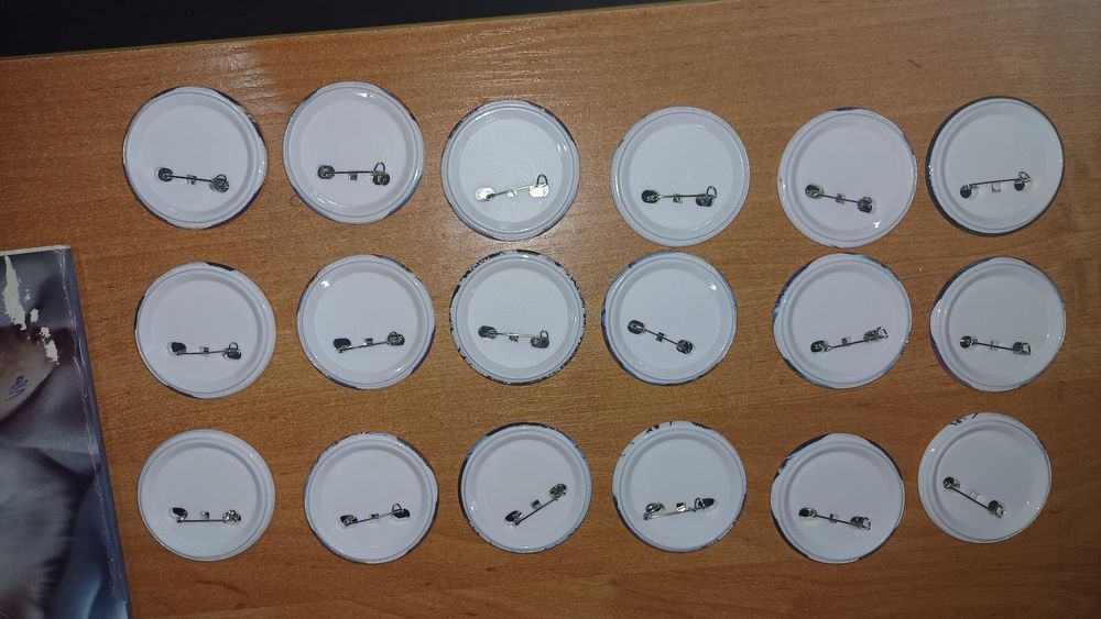 значки с разными изображениями