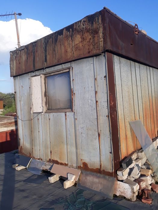 Продам сторожку в среднем состоянии