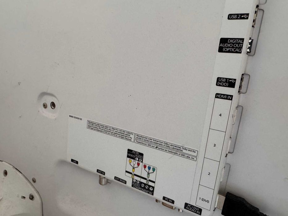 Бял телевизор 32 инча Samsung ue32c6510