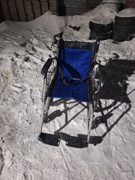 Продам инвалидную коляску
