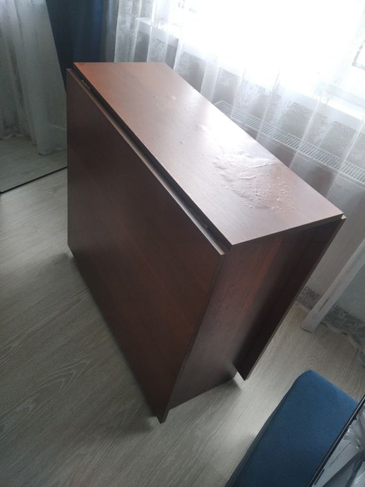 Стол раскладной и зеркало