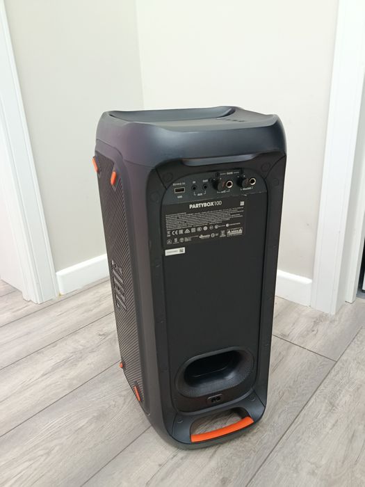 Продам смартфон  JBL party