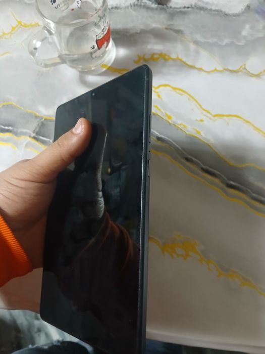 Vând tableta Lenovo