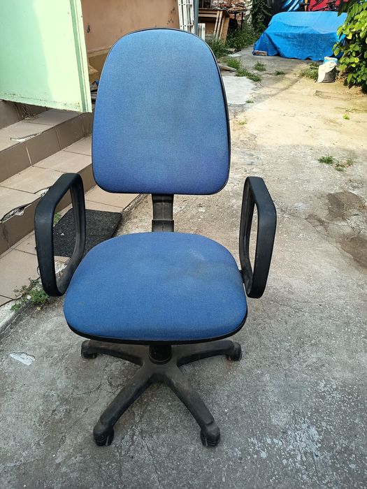 Vând scaun de birou
