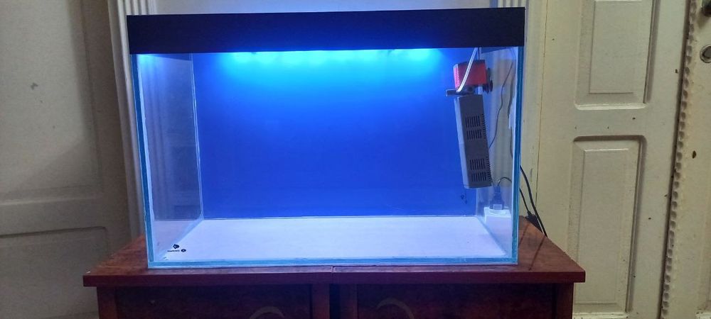 Akvarum komplekt sotilladi