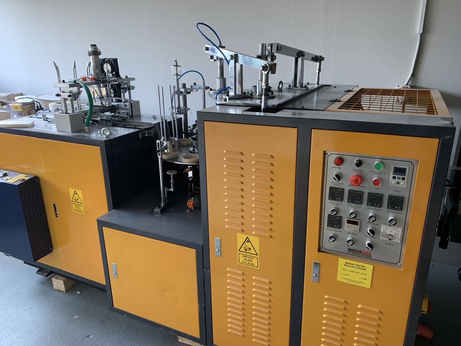 Masina pentru realizat pahare de carton