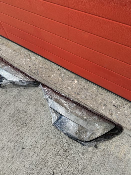 Audi Q8 SQ8 RSQ8 Стъкла фар капаци фарове