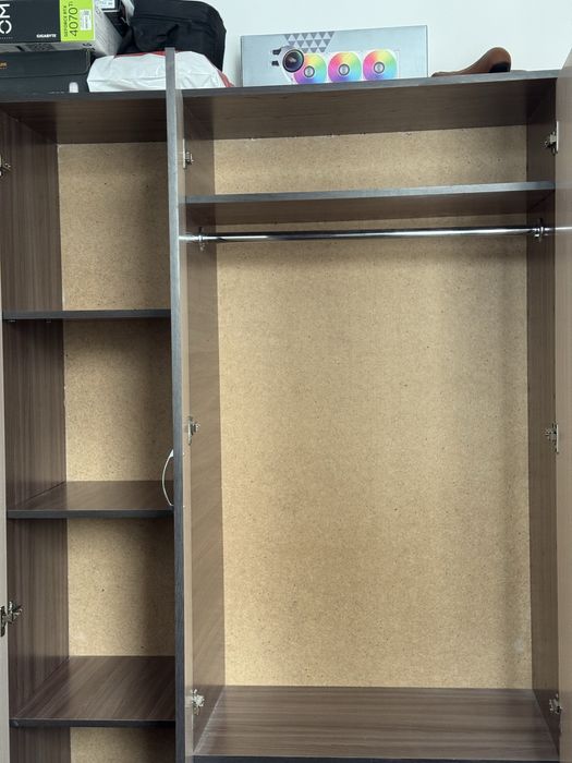 Срочно продам шкаф для одежды