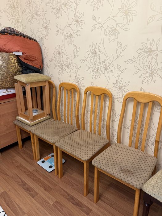 Продам стулья срочно