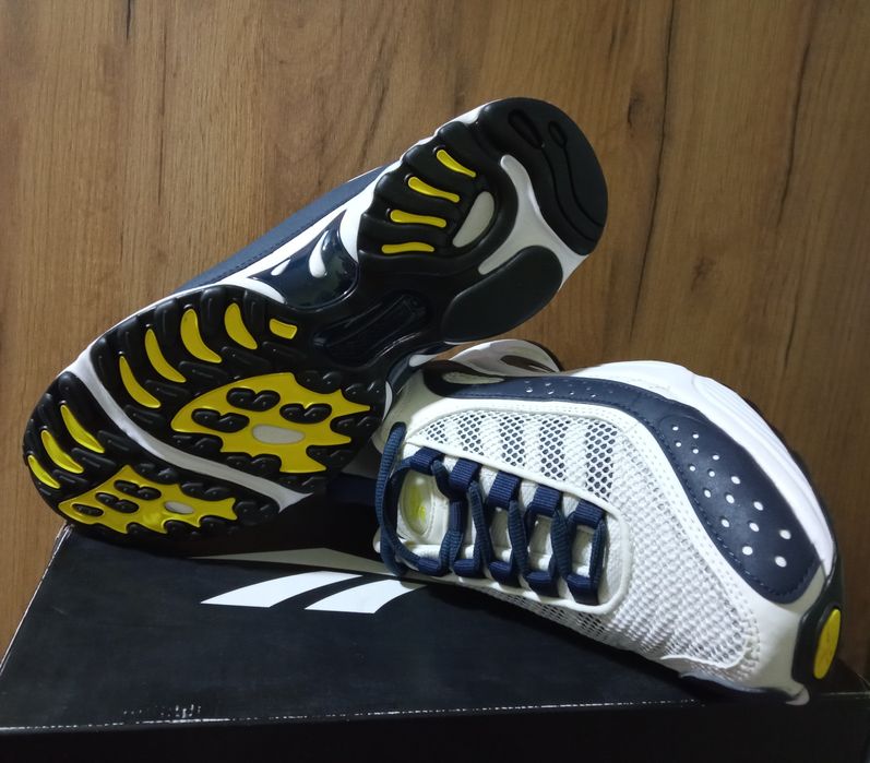 Reebok classic running