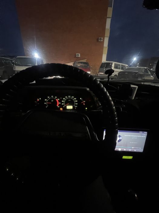 Продам машину ..