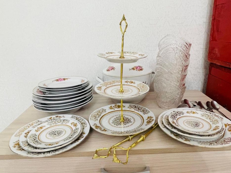 Тарелки и этажерки