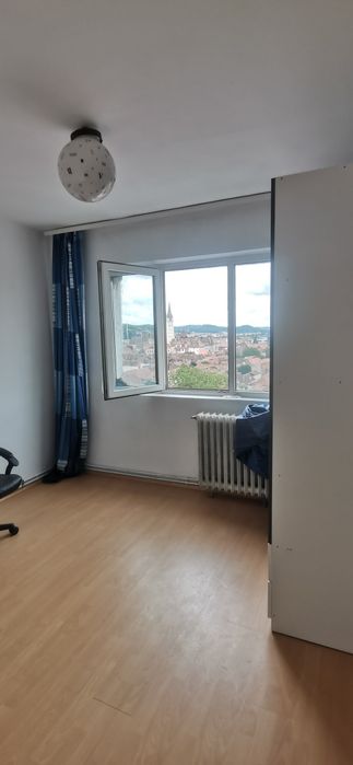 Apartament 3 camere După Zid