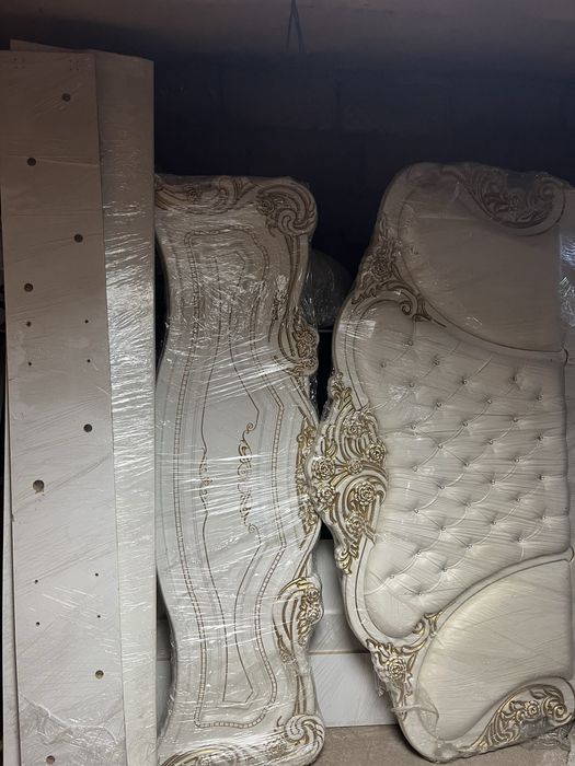 Продам двухспальную кровать