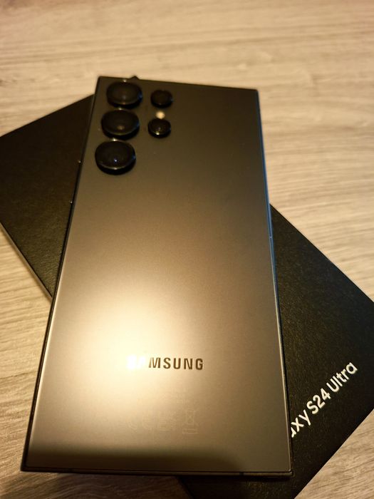 Vand Samsung S24Ultra(ca nou)la cutie ,256GB