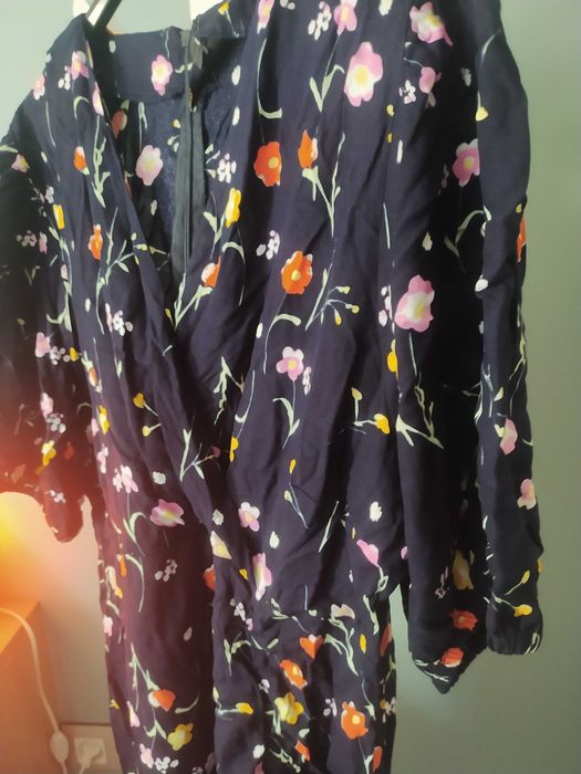 Рокля на цветчета до коляното