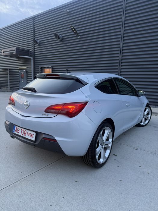 Opel astra j gtc