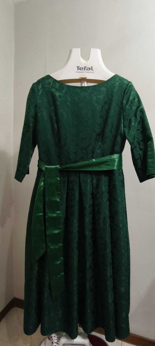 Продам платья б/у в отличном состоянии.