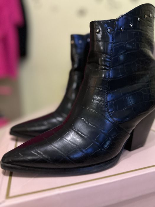 Дамски кожени боти