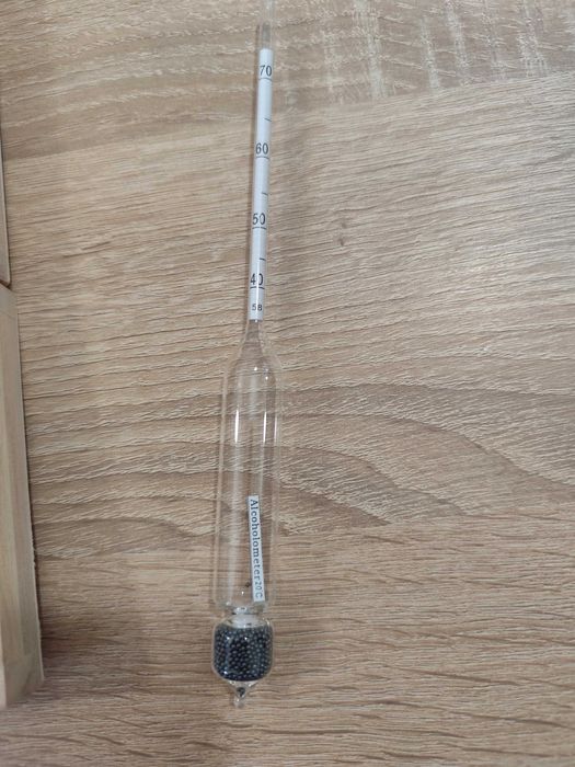 Комплект уреди за мерене на ракия (спиртомери) – 0–100°, дървена кутия