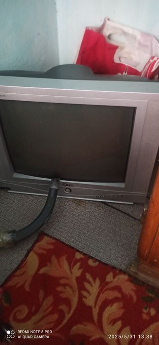 Телевизор LG работал был куплен давно но работал всего два года продам