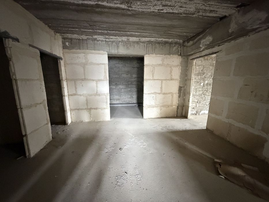 Эко сити 5 этаж 3 х ком 130м2 с балконом срочно продаётся