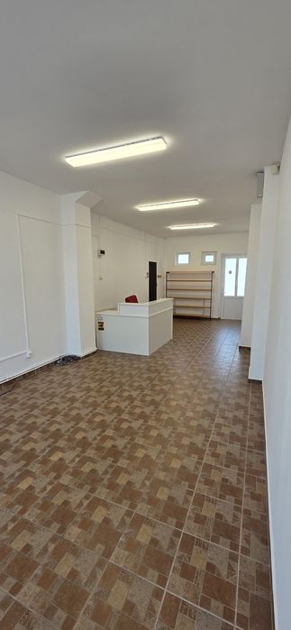Spațiu comercial de închiriat.