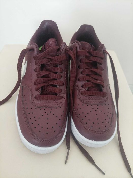 Дамски кожени маратонки Nike