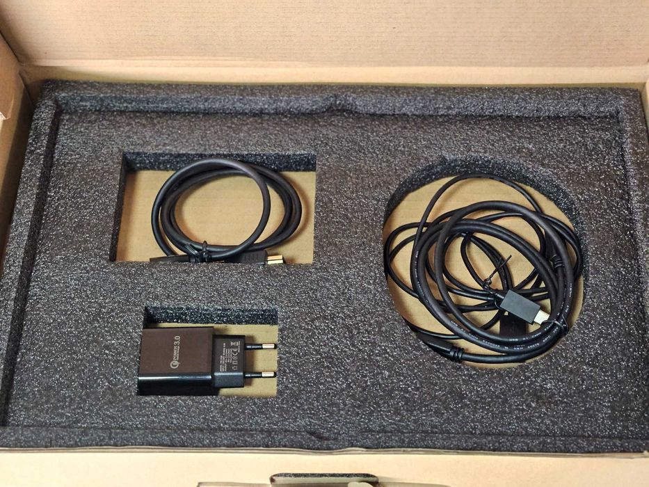 15.6″ портативен дисплей | USB-C / HDMI