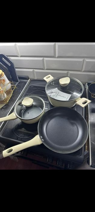 Набор посуды в наличий.новый...рсмтиччмиимчсс