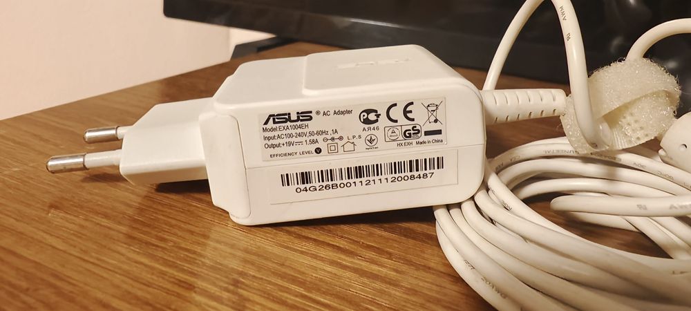 Încărcător Asus.