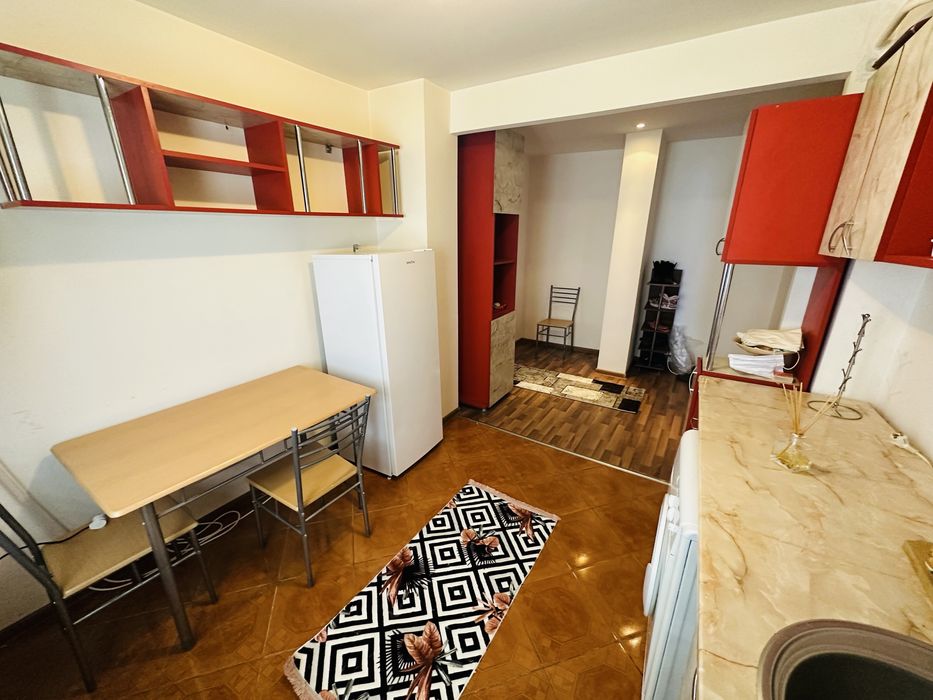 Inchiriez apartament 2 camere