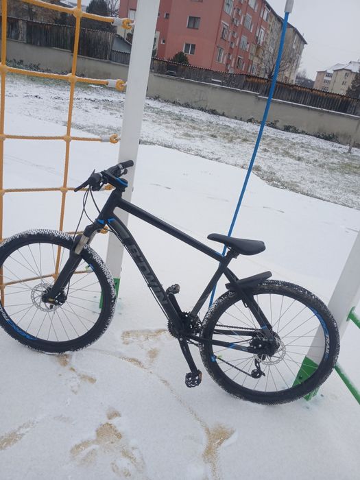 Vând bicicletă Btwin 520