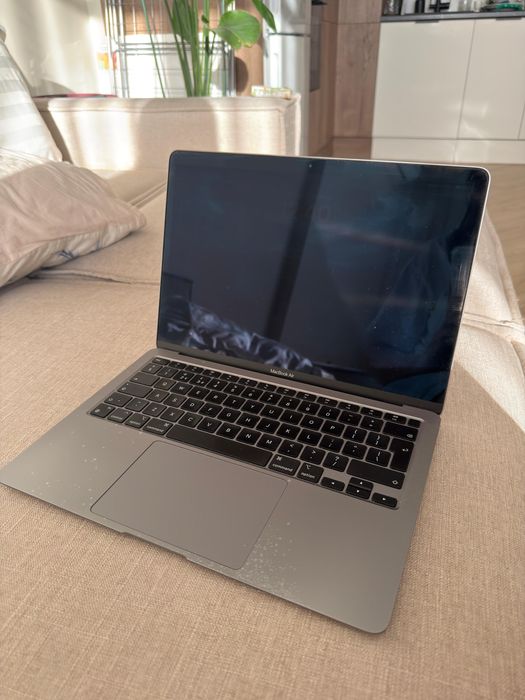 Продам Macbook air m1