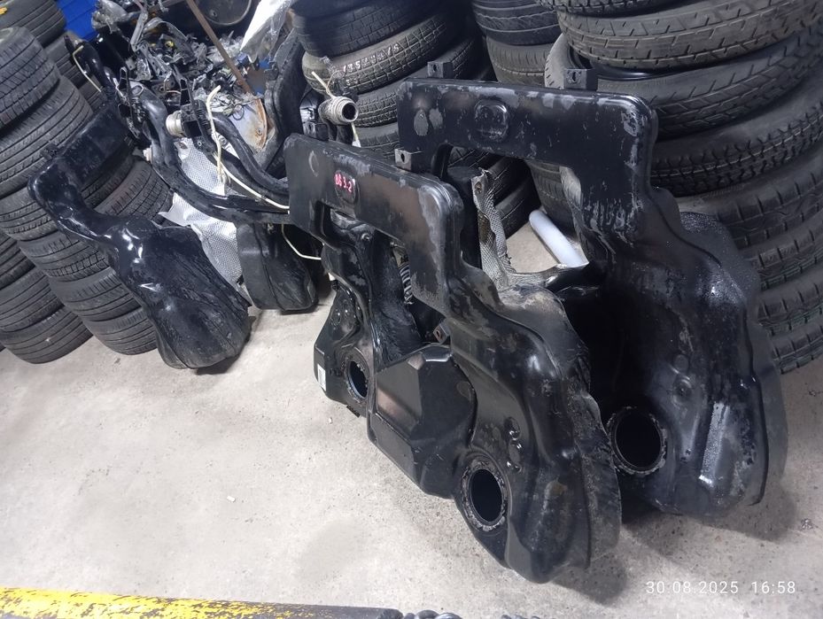 Бензобак Volkswagen Passat B6