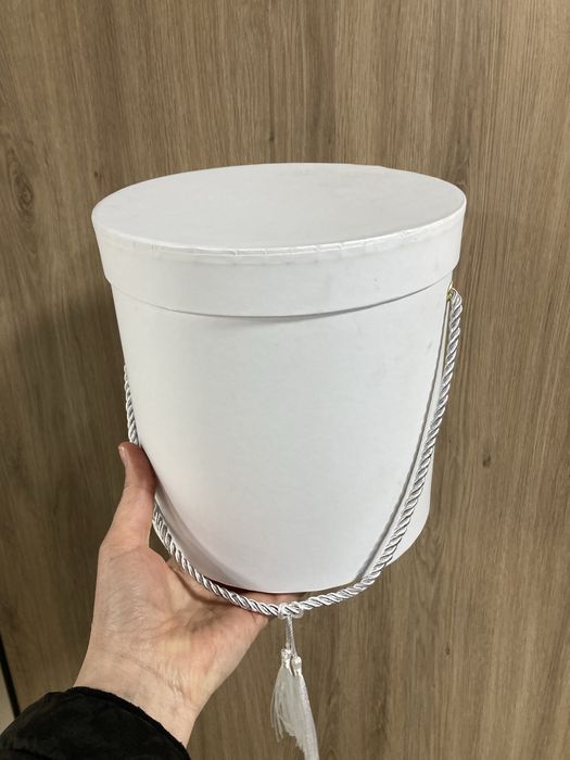 Продам коробки для подарков, цветов, клубники