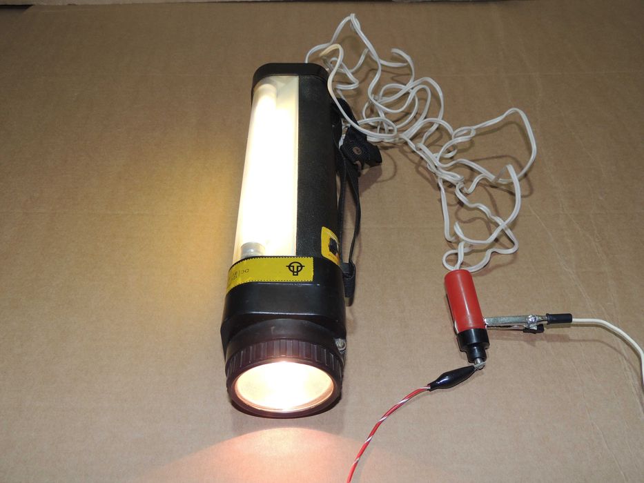 Къмпингова  лампа модел 809.