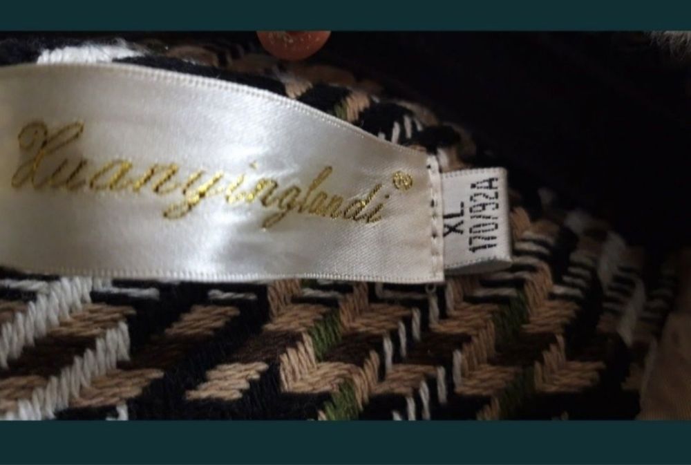 Стильное пальто красивое