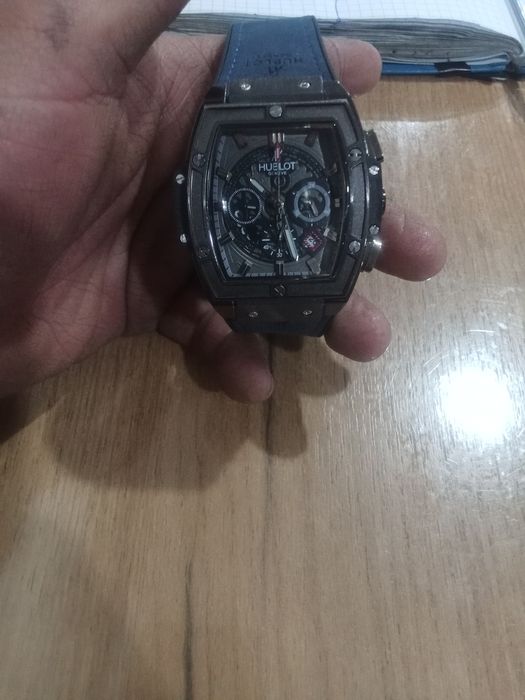 Мужская часы фирма HUBLOT