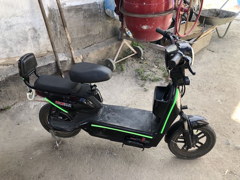 Продам Электро Скутер SK8 !