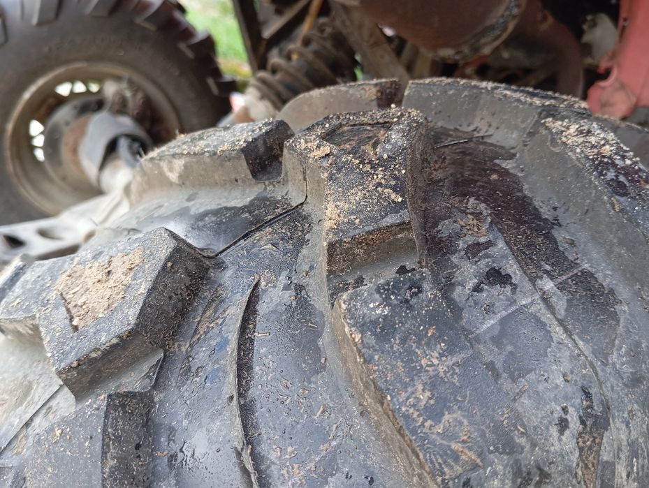 Atv linhai 300 4x4 la manetă