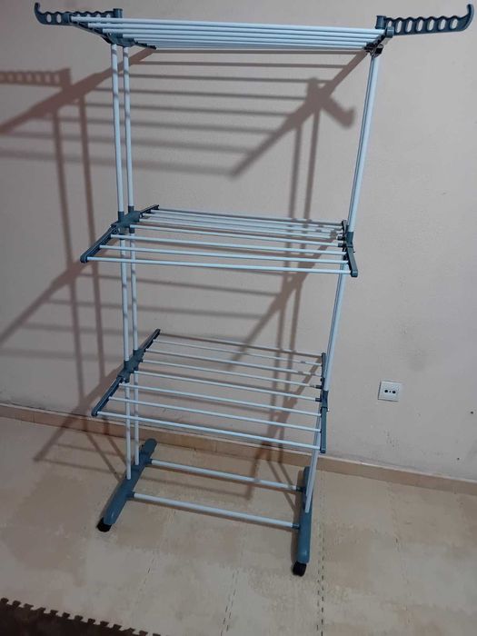 Сгъваем нов сушилник за дрехи с голям капацитет