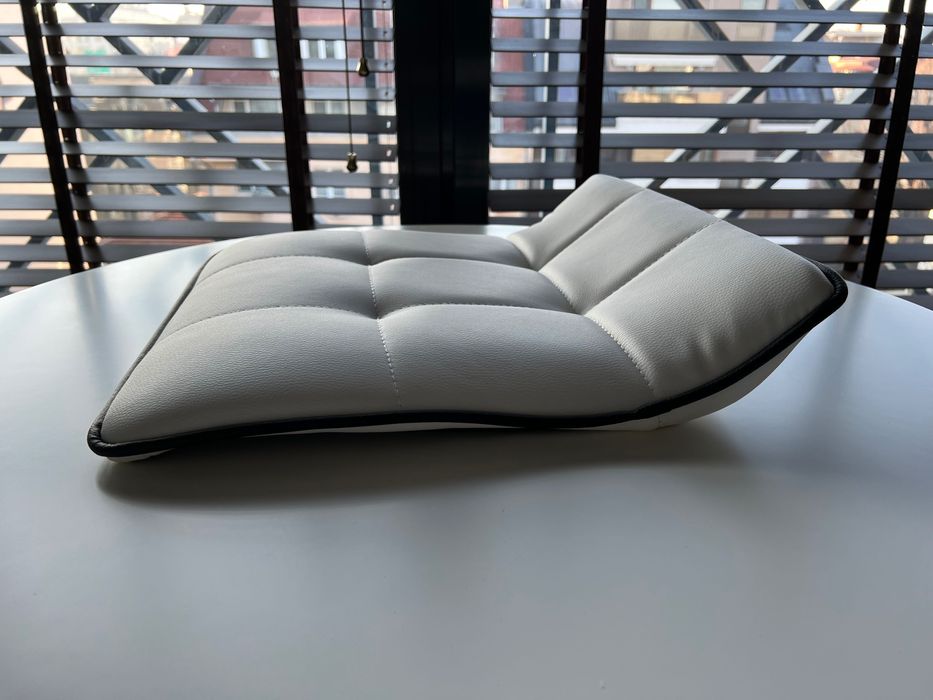 Седалки за бар стол Париж + болтчета и  ключ