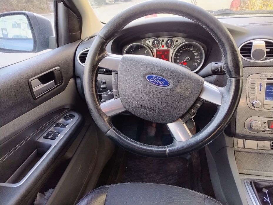Vînd Ford focus 2 titanium ,1.6 diesel 2008