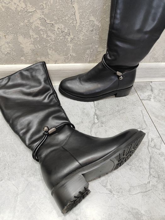 Продам зимние сапоги.