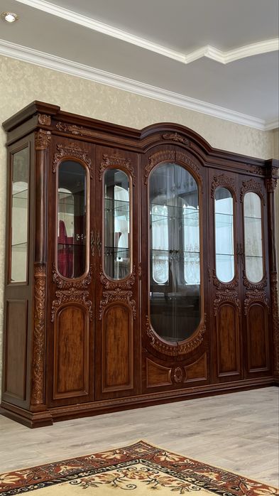 Продам сервант для гостиной